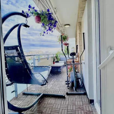 شقة 115 M2 Near The Center And The Airport - View Of The Lake! وارسو