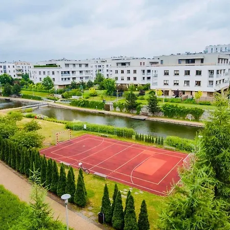 115 M2 Near The Center And The Airport - View Of The Lake! شقة *