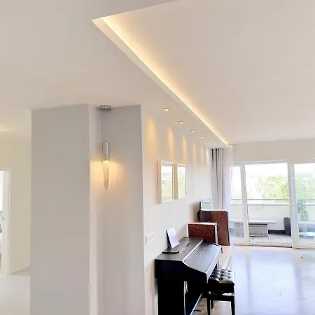شقة 115 M2 Near The Center And The Airport - View Of The Lake!