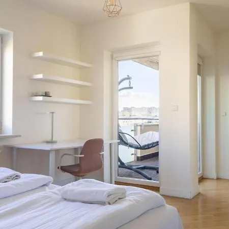 شقة 115 M2 Near The Center And The Airport - View Of The Lake! *