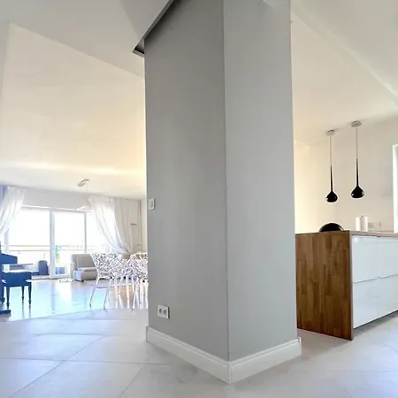 115 M2 Near The Center And The Airport - View Of The Lake! وارسو